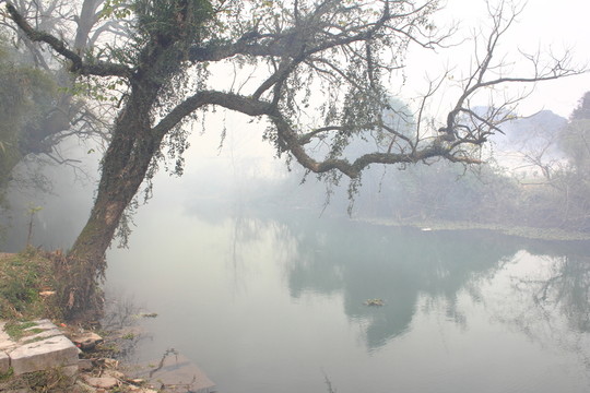 小河