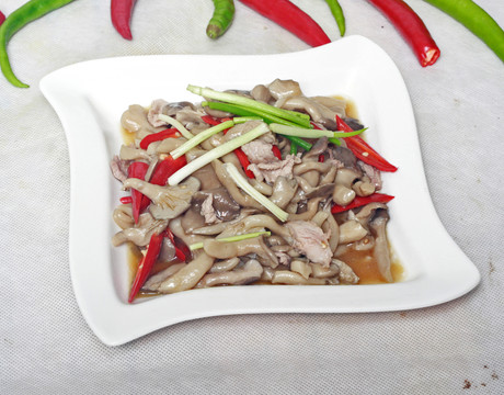 野生菌炒肉