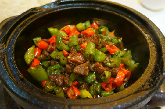 鐵鍋鹵肉