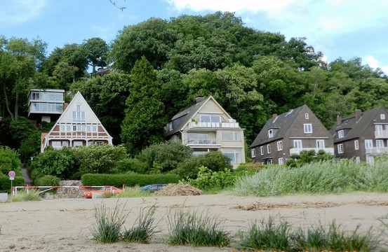 河灘小別墅