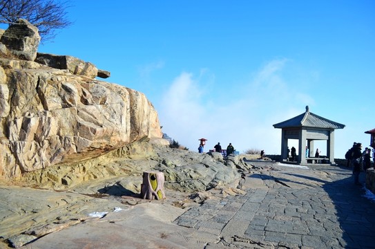 山東泰山山巔