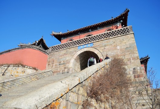 泰山西神門