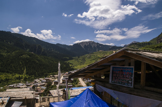 札尕那旅店