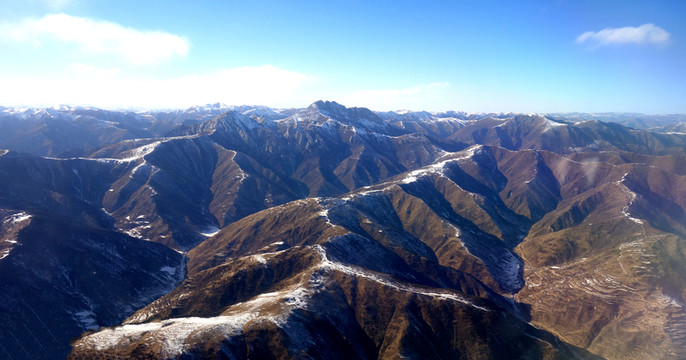 山峰 群山 雪峰 藍天 白云