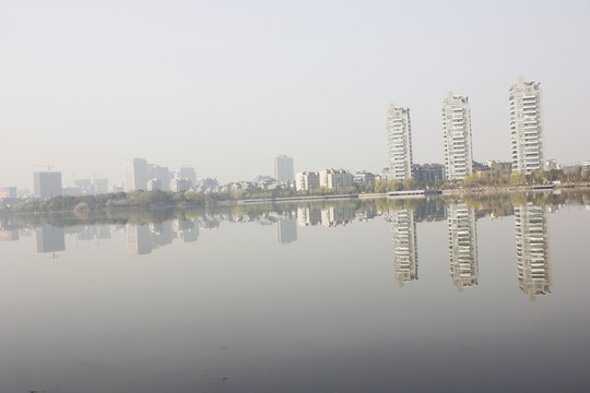 城市倒影