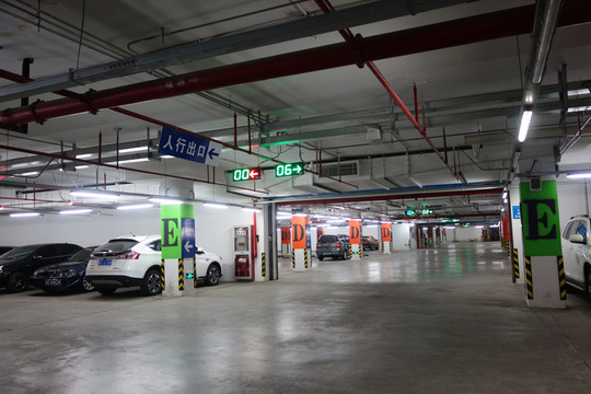 地下停車場