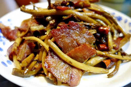 茶樹茹培根