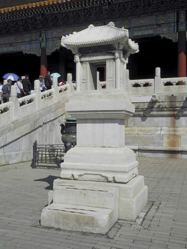 北京故宮太和門漢白玉亭