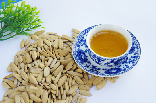 葵瓜子和一杯茶