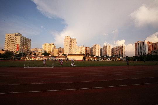 大學體育場
