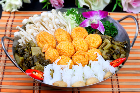 魚豆腐 酸菜煮 鍋仔