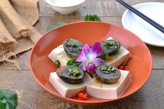 皮蛋豆腐