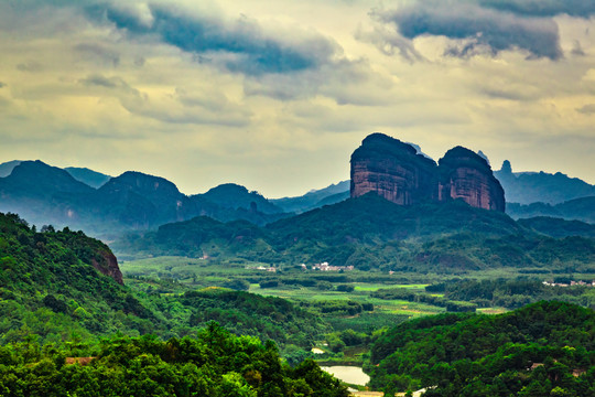 韶關(guān)丹霞山姐妹峰