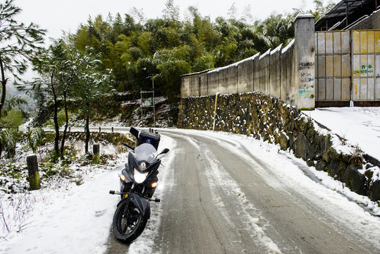 雪中摩旅