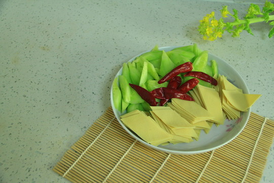 黃瓜拌豆皮