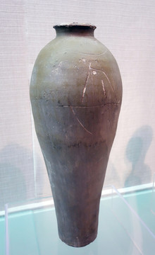 茶綠釉牛腿瓶