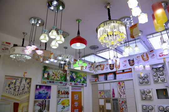 吊燈