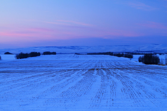 田野雪景暮色