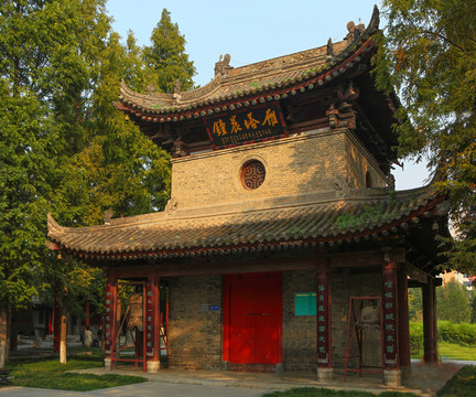西安小雁塔鐘樓