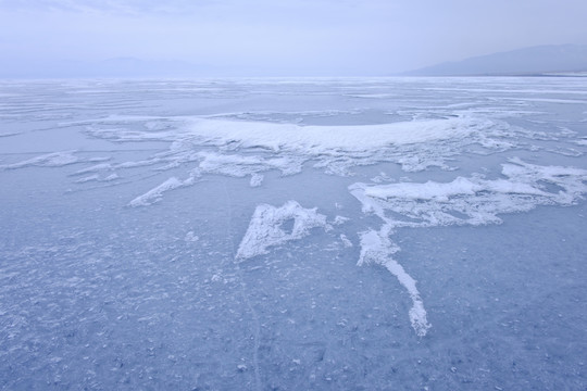 冰湖