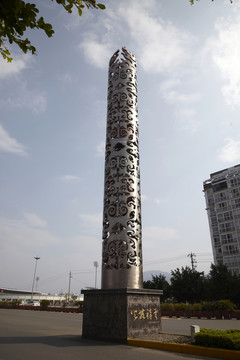 不銹鋼鏤空雕塑柱子