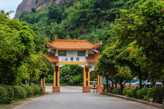 韶關(guān)丹霞山長老峰