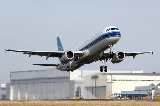 南方航空客機(jī)起飛