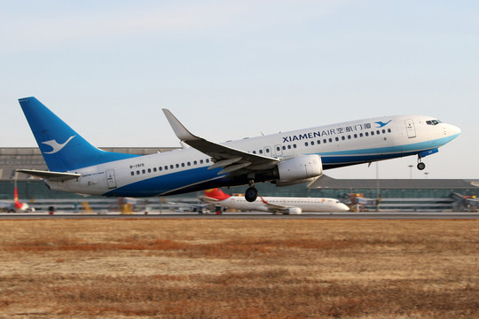 廈門航空客機起飛