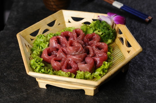 生牛肉