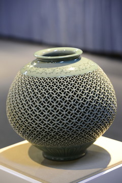 鏤空花紋瓷器