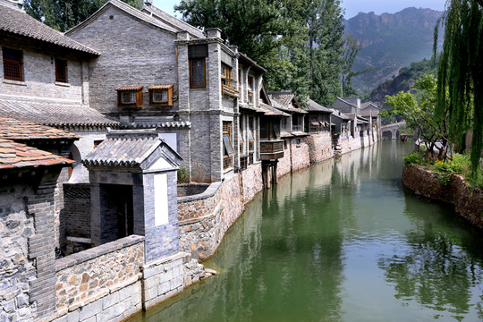 臨水中式建筑