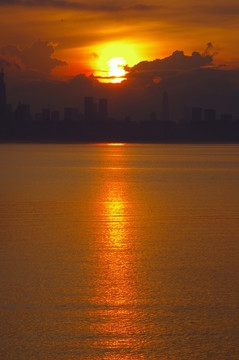 深圳灣海上日出