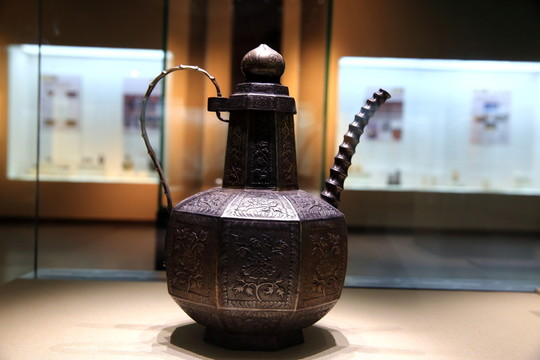銀壺