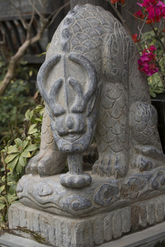中式石雕瑞獸