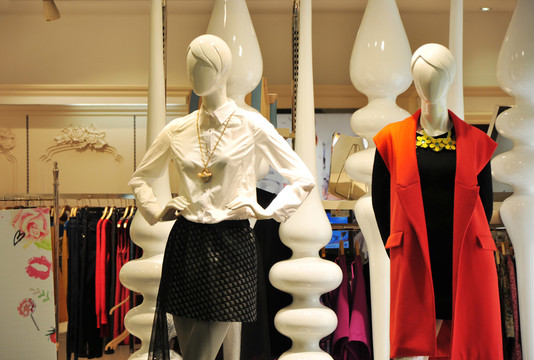 休閑女裝店服裝模特