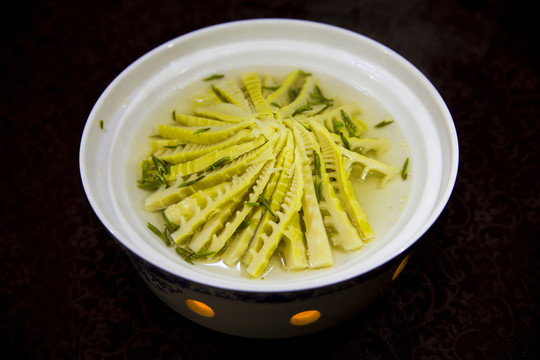 春茶燉春筍