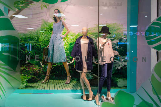 服裝店櫥窗
