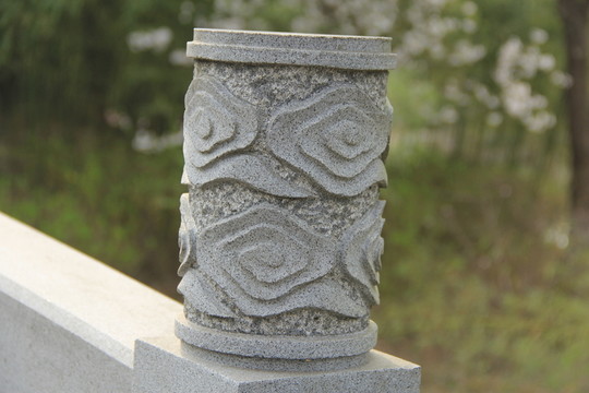 祥云石柱