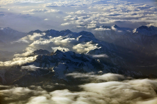 航拍雪山