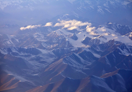 航拍雪山