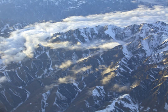 航拍雪山