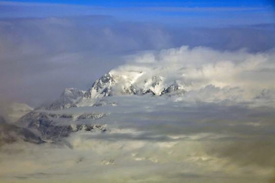 航拍雪山 