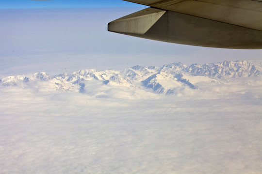 航拍雪山