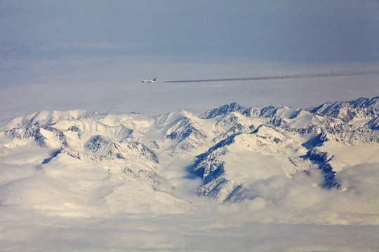 航拍雪山