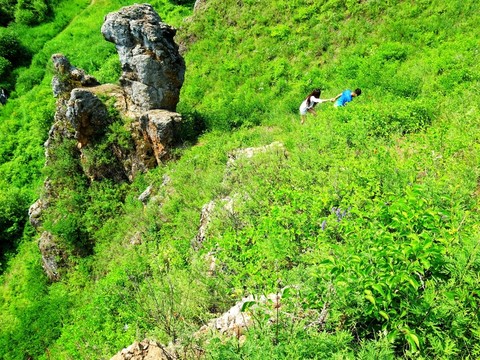 夏季戶外登山運動