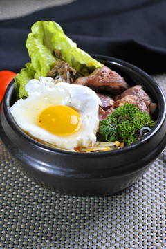 牛肉套飯