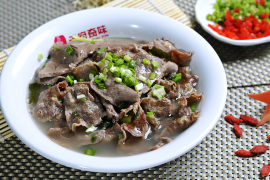 翹腳牛肉