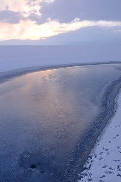 冰湖