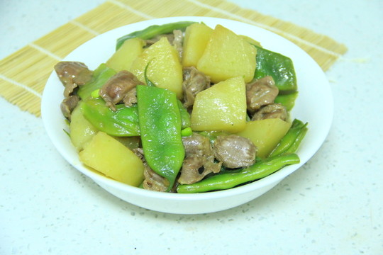 雞胗燉土豆