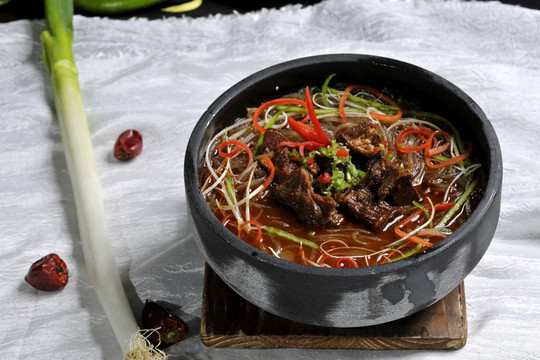 石鍋牛肉 酸辣粉 石鍋